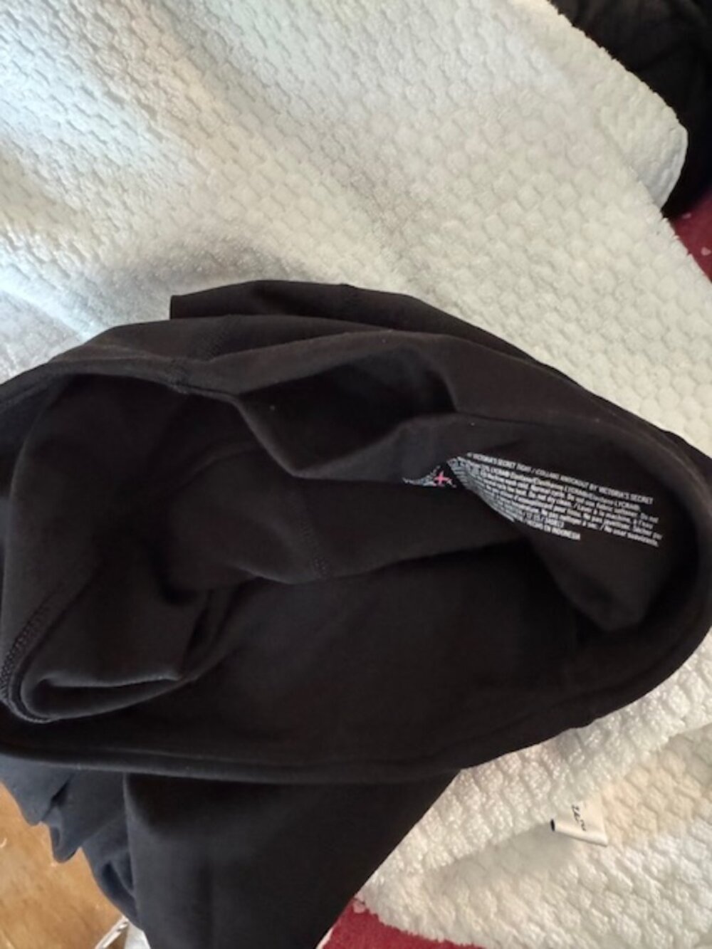 NWOT Victoria's Secret VSX Knockout Pocket Leggings S - Picture 5 of 5